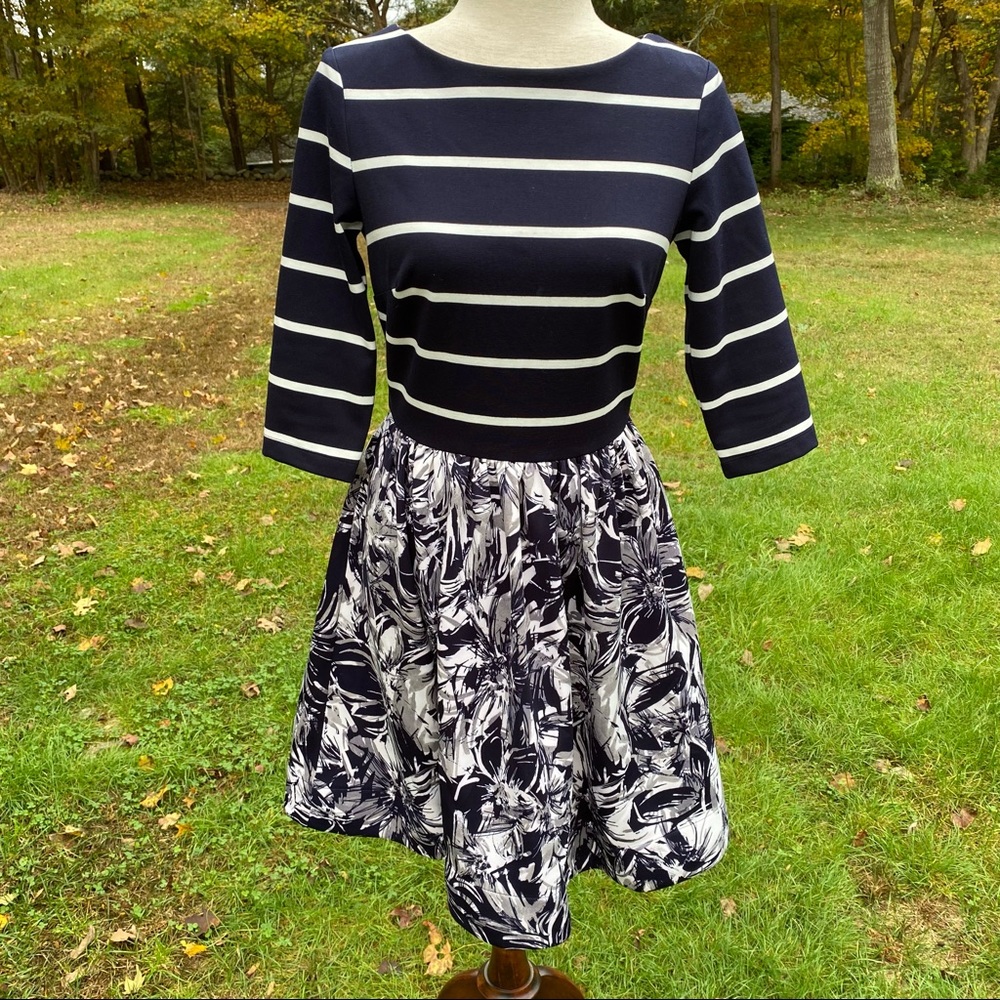 TAYLOR DRESS FIT AND FLARE BLUE WHITE STRIPE FLORAL STRETCH SCUBA FABRIC SIZE 4